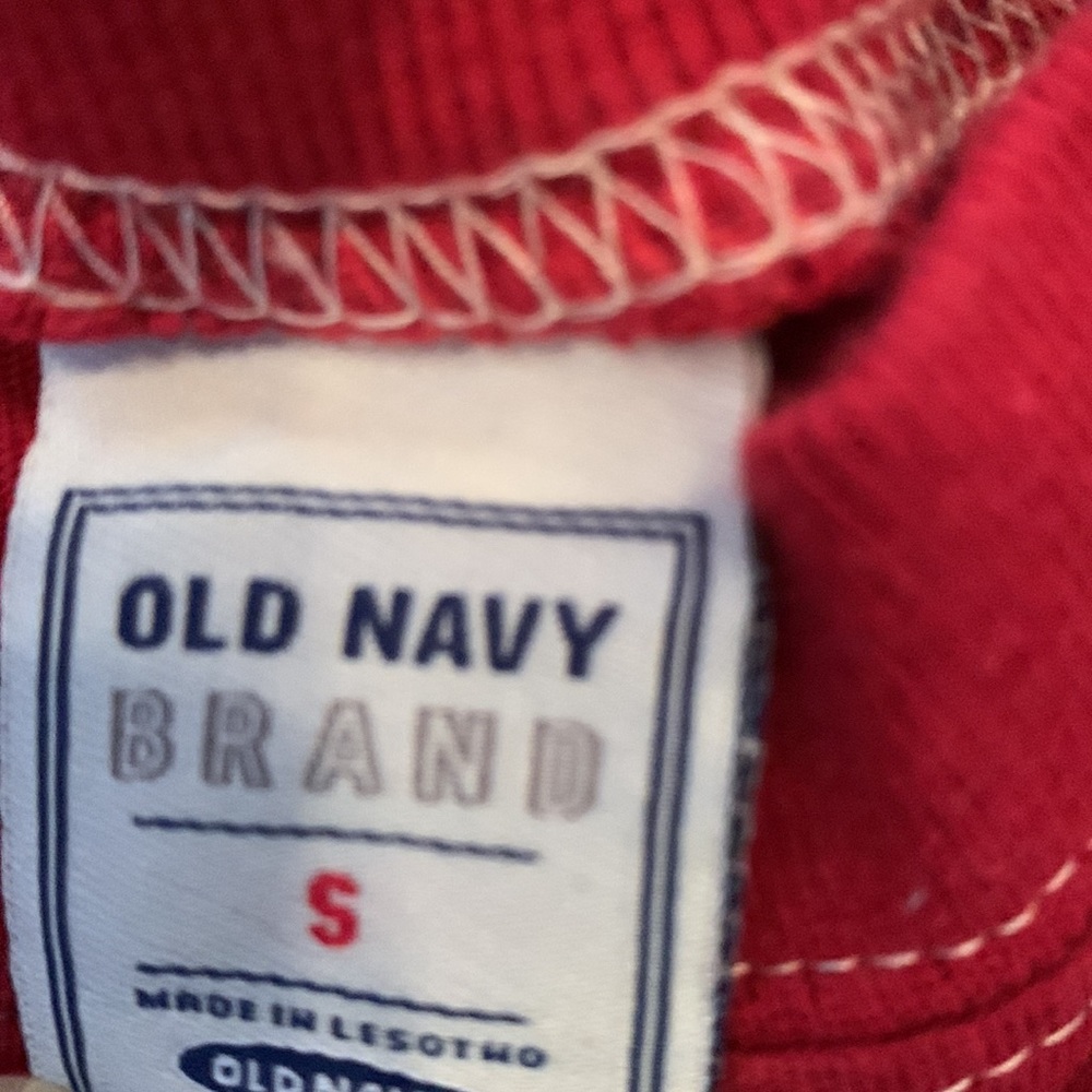 Old Navy sleeveless shirt - Picture 2 of 2